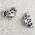 Conta de metal Menina 3D prata N°01