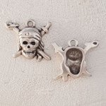 Pendente caveira e ossos cruzados N°07