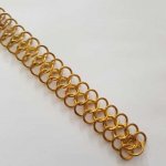 Corrente de 20 cm em forma de 8 elos cor dourada