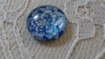 cabochão de vidro redondo 12mm flor azul 019 