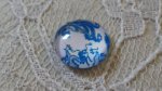 cabochão de vidro redondo 12mm flor azul 009 