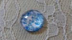cabochão de vidro redondo 12mm flor azul 006 