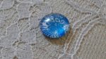 cabochão de vidro redondo 12mm flor azul 002 