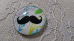 cabochão de vidro redondo 25mm bigode 031 