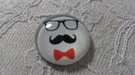 cabochão de vidro redondo 25mm bigode 014 