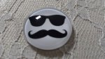 cabochão de vidro redondo 25mm bigode 012 