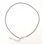 1 colar de 48 cm em pvc redondo de 1,5 mm com fecho de lagosta
