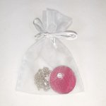 Medalhão de cristal de couro e swaroski em cor-de-rosa fushia