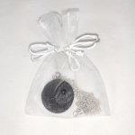 Pendente de latão e couro preto, ónix de cabochon de pedra natural.