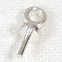 Lot de 100 attaches pendentif, clous avec oeillet métal coloris argent.