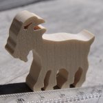 Figurinha de cabra de madeira miniatura para decorar