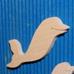 estatueta de golfinho 4,6 x 5 cm de madeira para pintura de ornamentação de 3mm de espessura