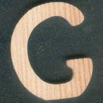 Letra G em cinza altura de madeira 5 cm espessura 5 mm