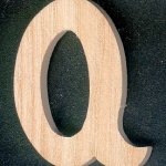 Letra Q de madeira maciça para pintar e colar, feita à mão
