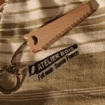 chaveiro de madeira maciça de faia, presente original e útil para um pai faz-tudo, um carpinteiro