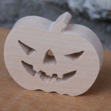 Figurinha de abóbora de Halloween em madeira para pintar