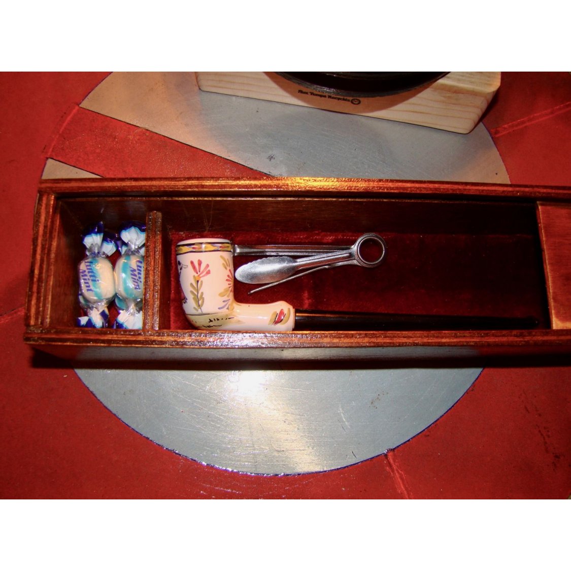 Caixa de tubos Vintage com tubo