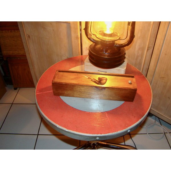 Caixa de tubos Vintage com tubo