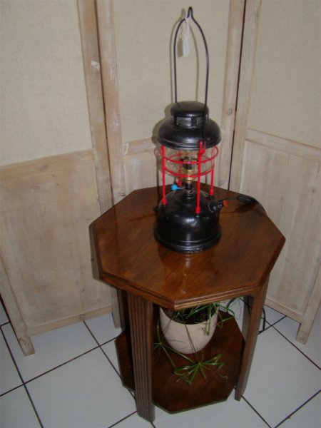 Antiqu&iacute;ssima l&acirc;mpada a g&aacute;s inglesa