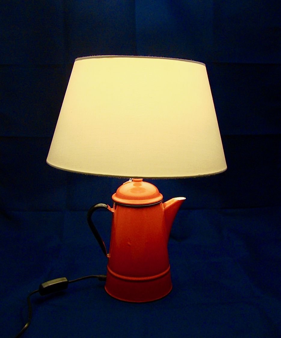 Lâmpada Cafetière vermelha, antiga, chapa esmaltada