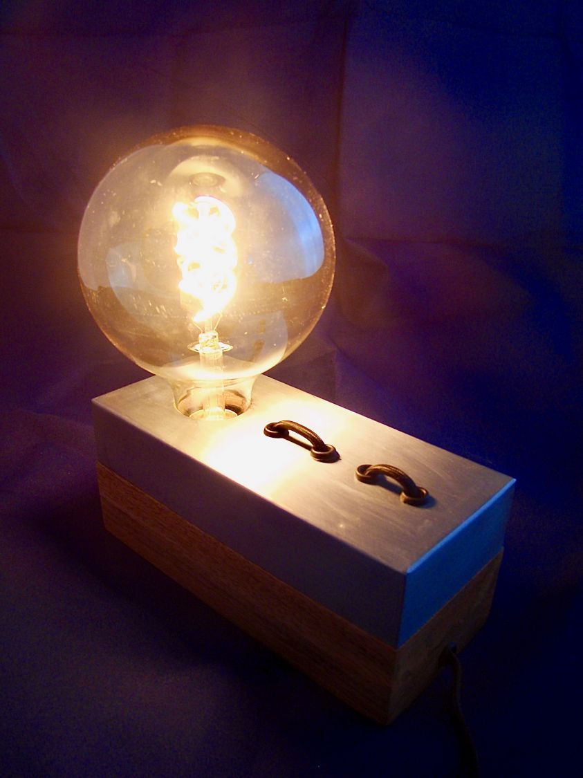 Candeeiro de mesa de design