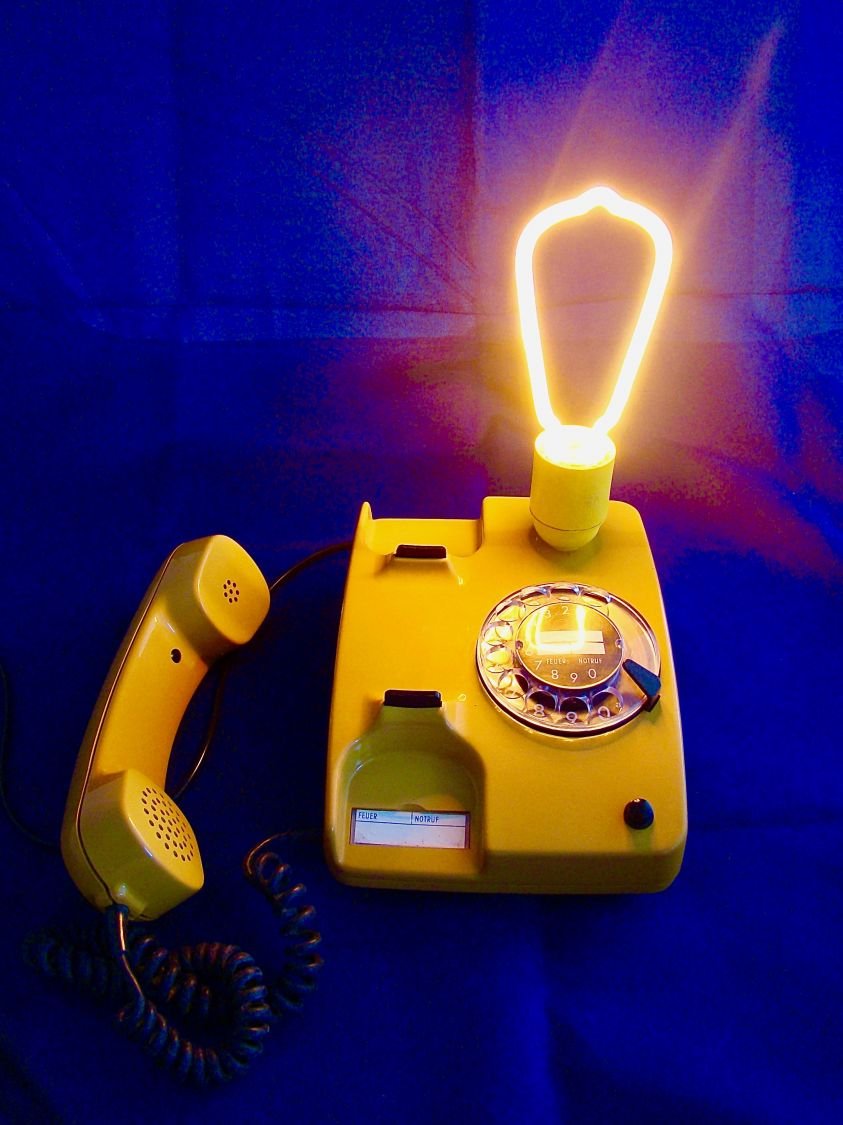 Candeeiro telefónico estilo 80' Coronel Mustard !