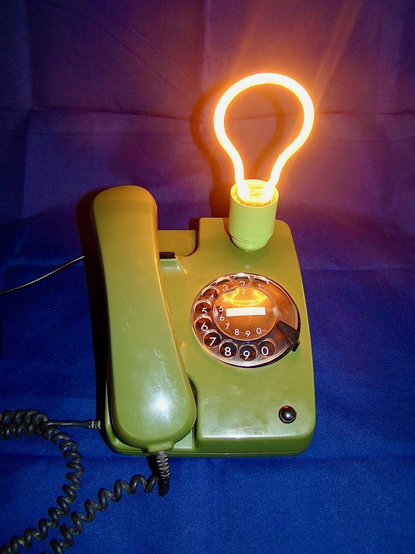 Candeeiro telefónico estilo 80' Herr Kommissar 