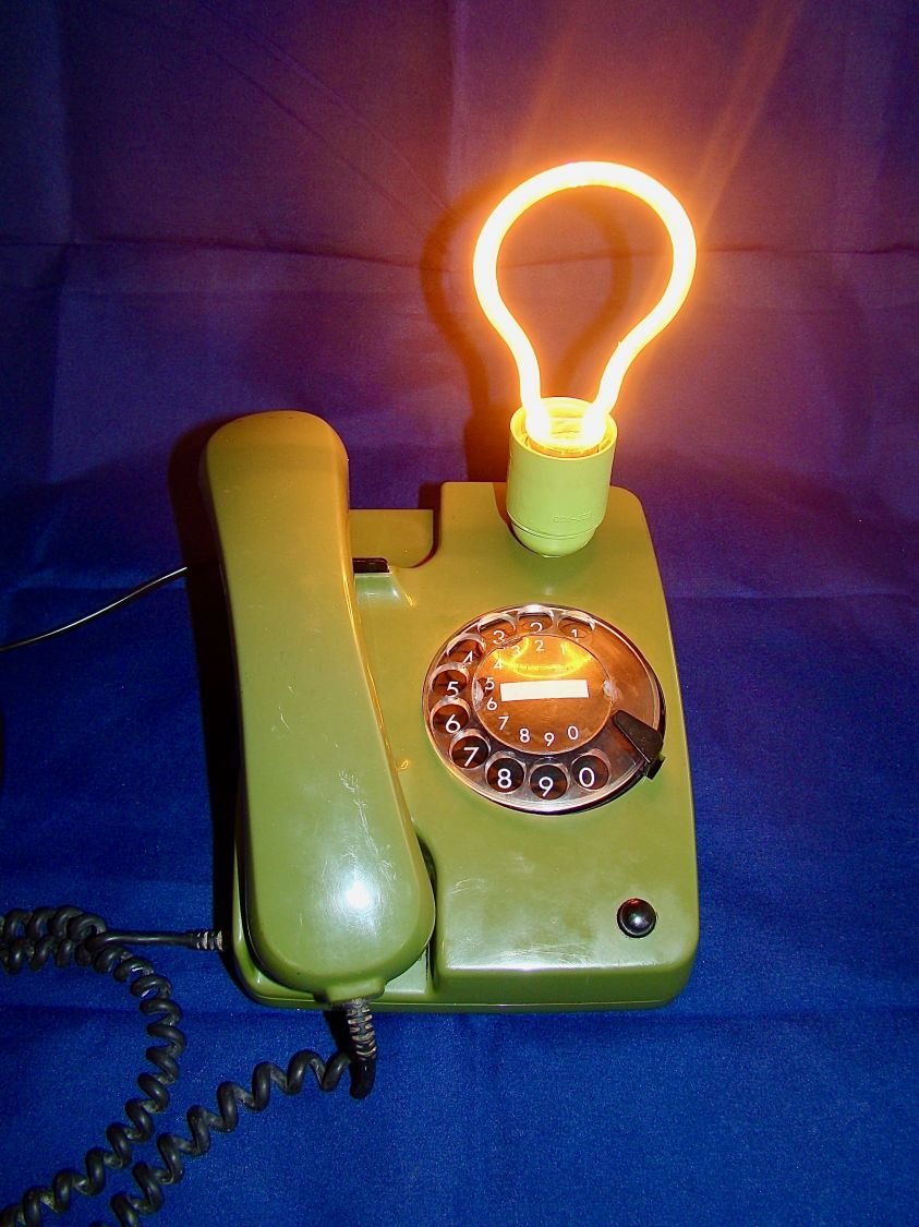 Candeeiro telefónico estilo 80' Herr Kommissar 