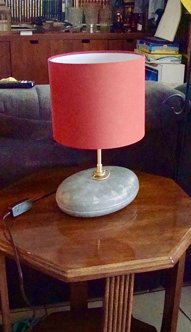 Upcycling Pequena lâmpada de água quente para garrafas