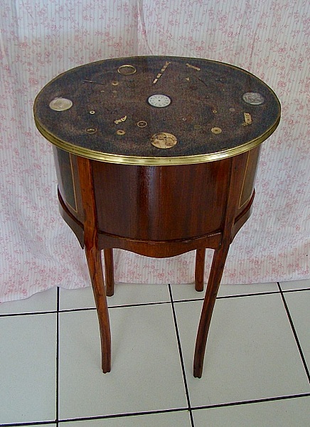 C&oacute;moda pequena Tempus Fugit 