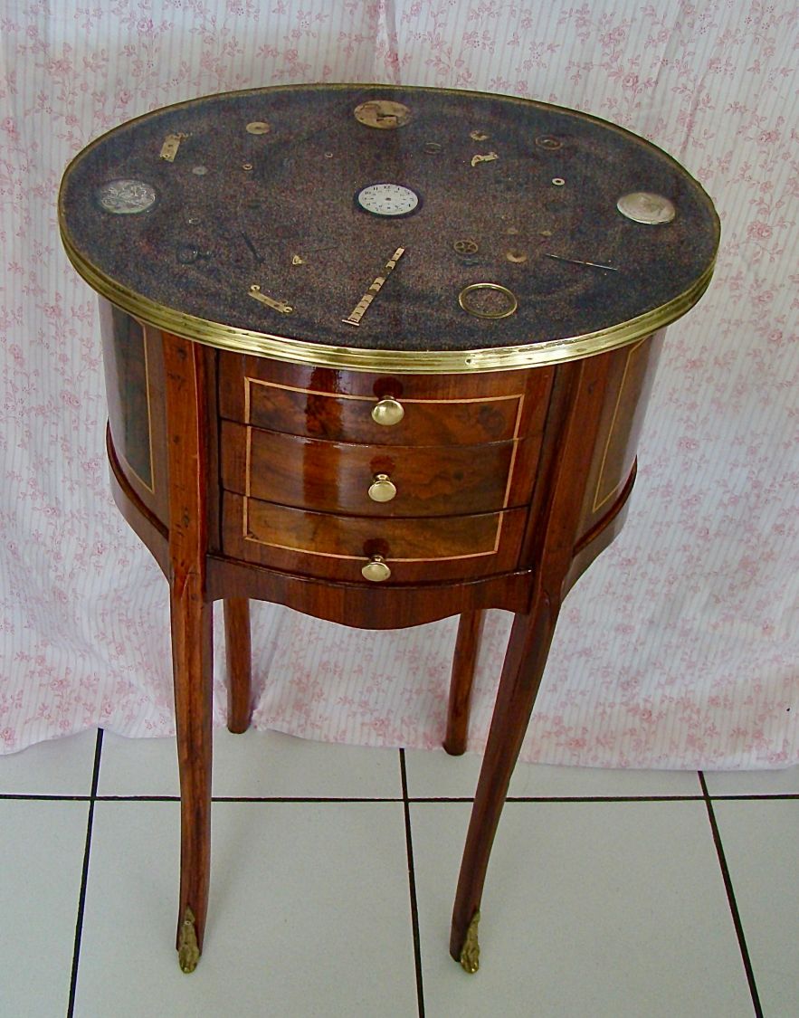 Cómoda pequena Tempus Fugit 