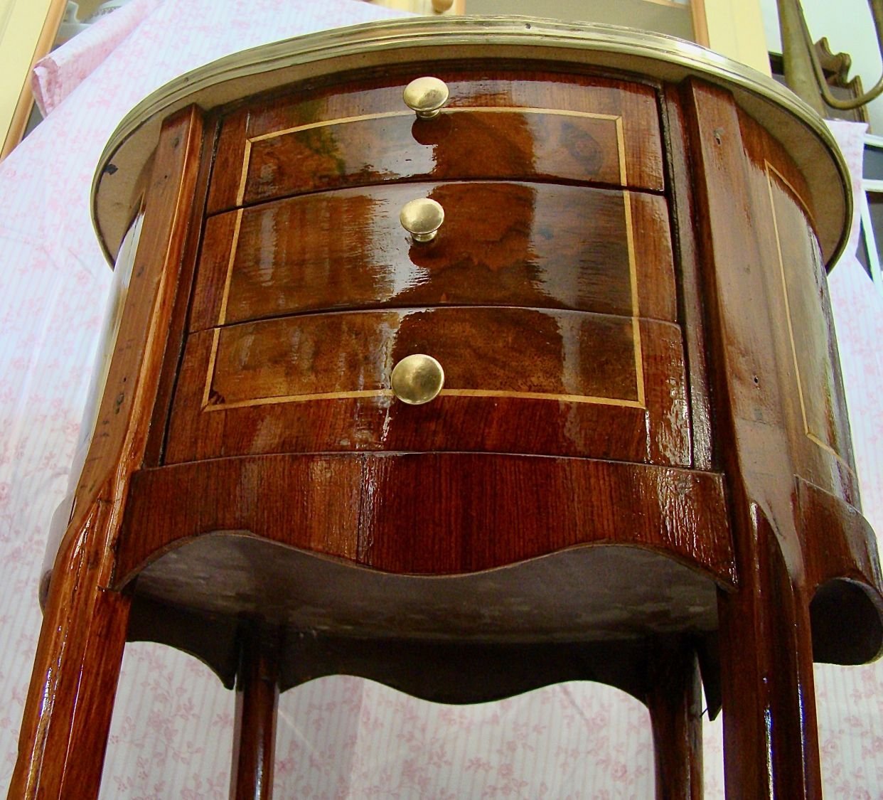 Cómoda pequena Tempus Fugit 