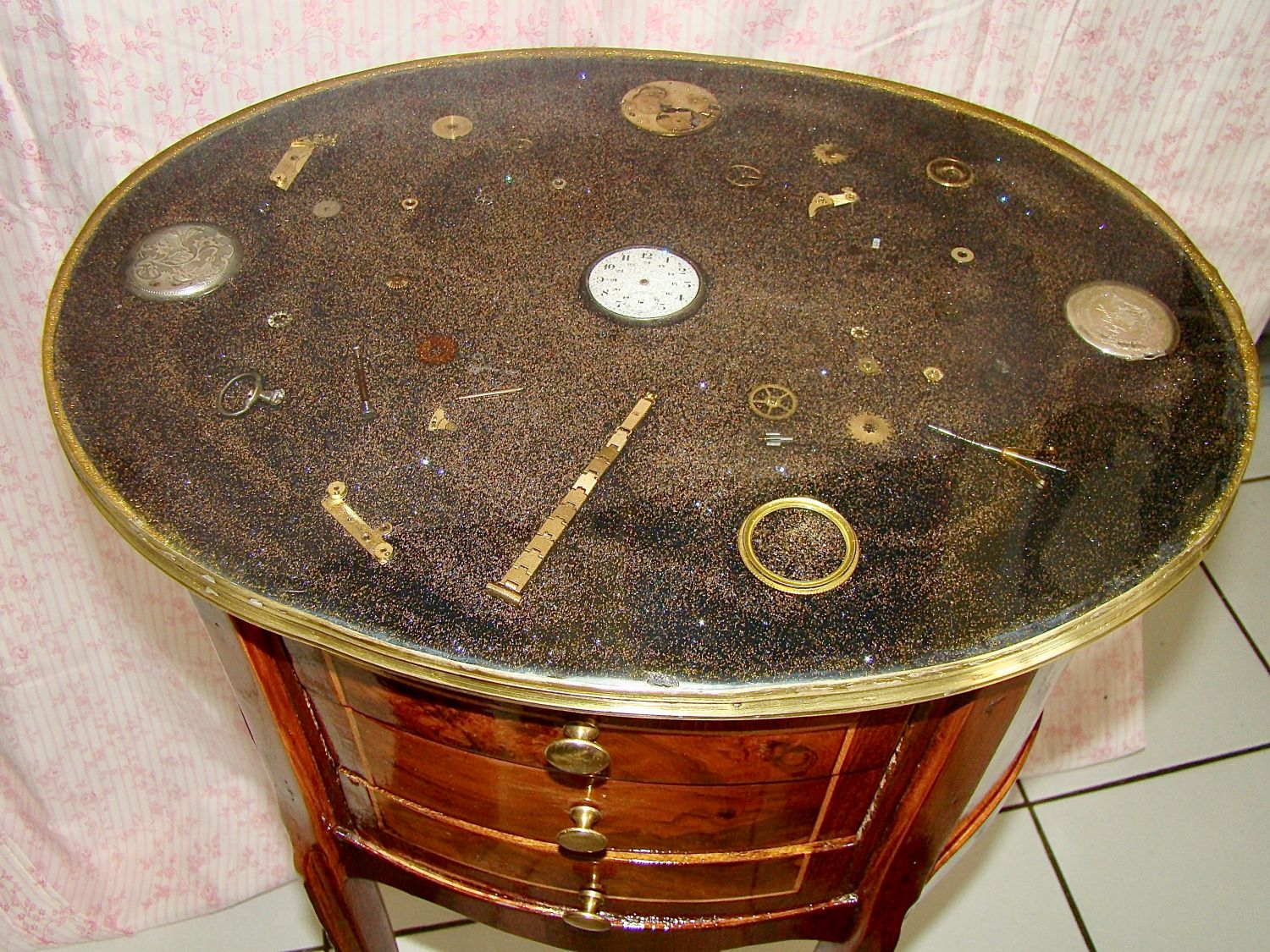 Cómoda pequena Tempus Fugit 