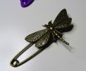 Alfinete libélula de bronze antigo