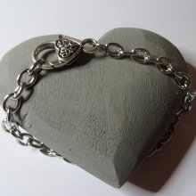 Bracelete corrente prateada grande fecho de coração 20 cm