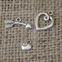 Prata T-clasp Coração, seta e encanto