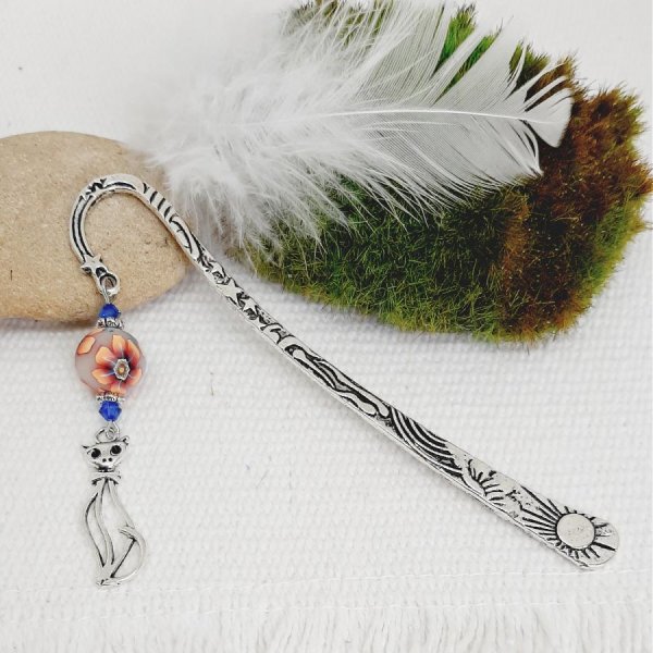 marque pages argent&eacute; pendentif chat allure chic et tr&egrave; belle perle fleur orange faite &agrave; la main