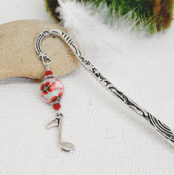 marcador de livros com tema de notas de m&uacute;sica em prata e belo design de papoila feita &agrave; m&atilde;o