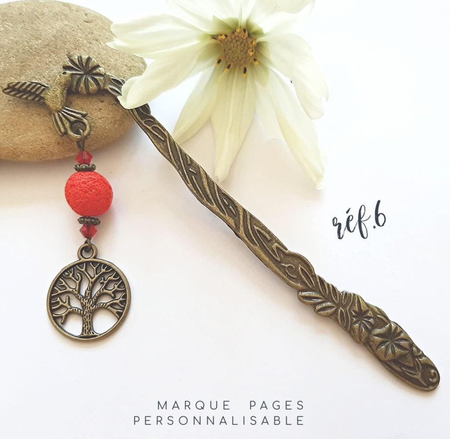 marcador de página de cor bronze pingente de vida a personalizar com missanga vermelha feita à mão 