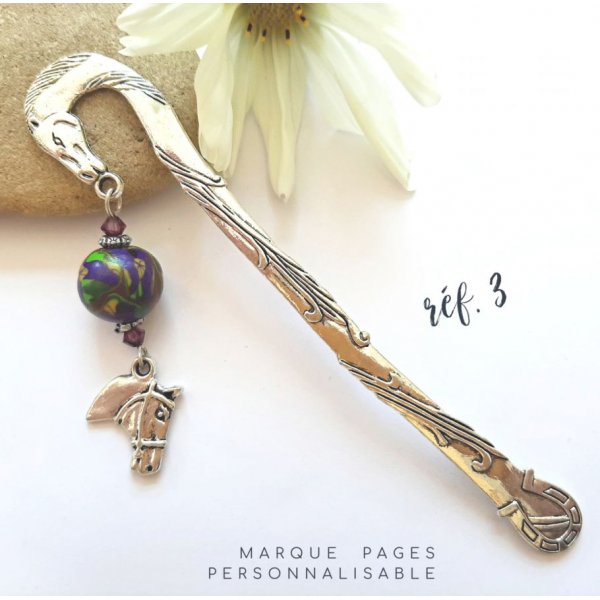 marca de p&aacute;gina pingente de cavalo passion e efeito p&eacute;rola cores mosaico verde violeta