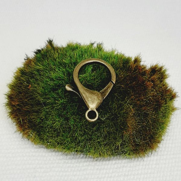 pingente para porta-chaves com porta-foto e conta de pol&iacute;mero verde e vermelho