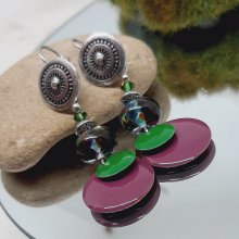 brincos para orelhas furadas verdes e púrpura cores originais e ajuste perfeito em contas de vidro
