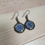 Brincos pendentes iluminados a ouro/azul