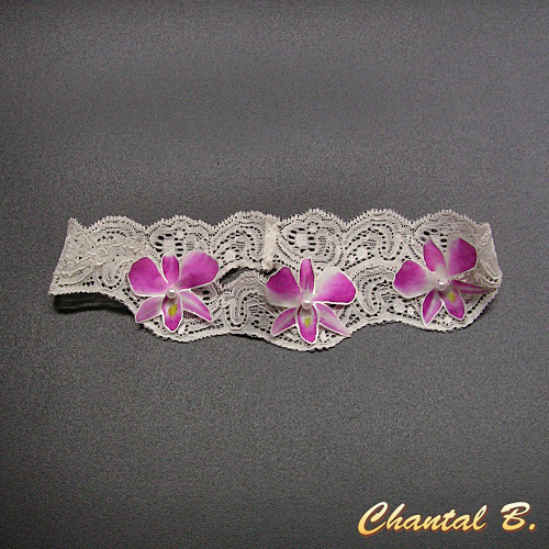 Pulseira de orquídea adaptável a uma faixa de cabelo de renda branca e à sua flor de casamento de orquídea de seda rosa