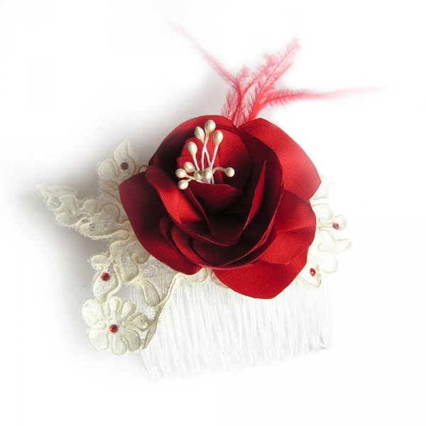 colar de casamento flor e plumas de cetim vermelho-renda de marfim 
