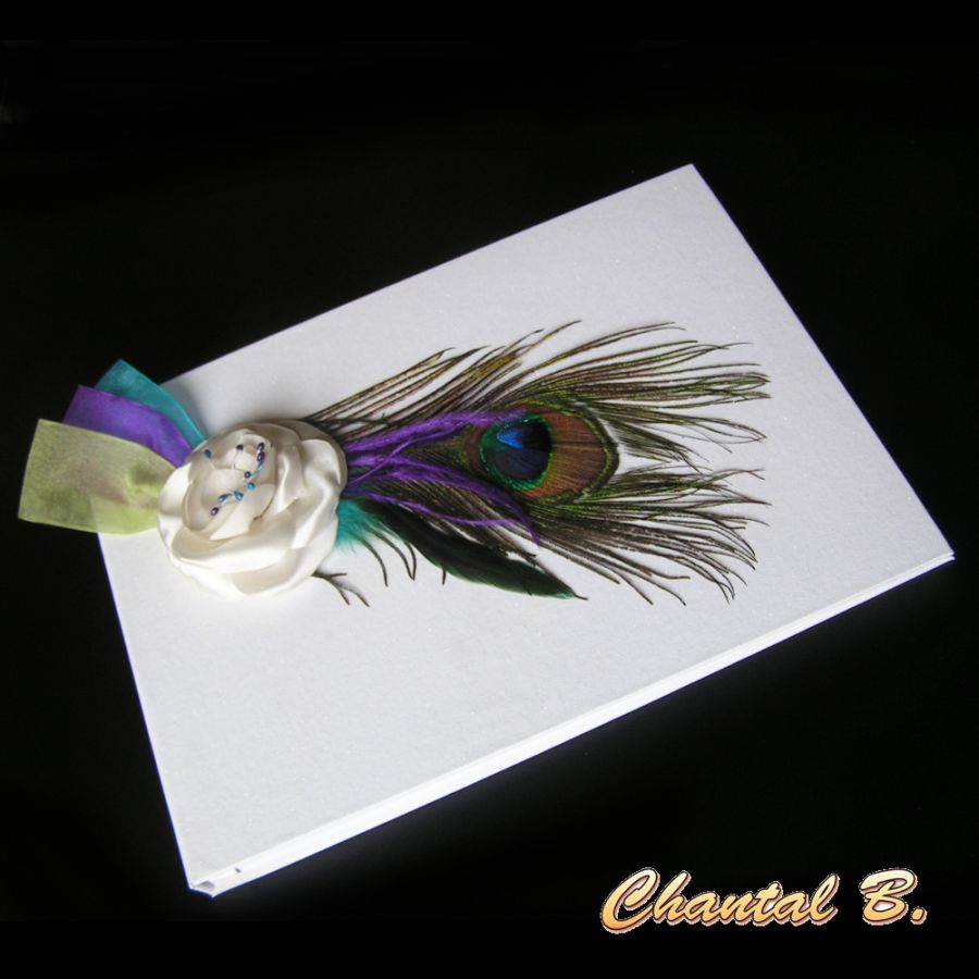 liga de casamento pena de pavão de marfim e flor de cetim