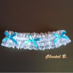 liga de noiva branca e azul com renda branca e laços de cetim azul-rhinestones Celeste vintage romântica