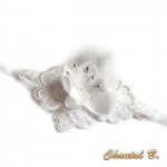 Pulseira de casamento de rendas e flor de cetim branca