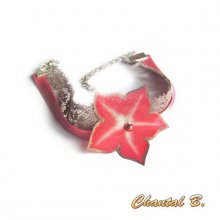 Pulseira adaptável como uma fita para a cabeça em renda de cetim e a sua flor de seda rosa salmão pintada