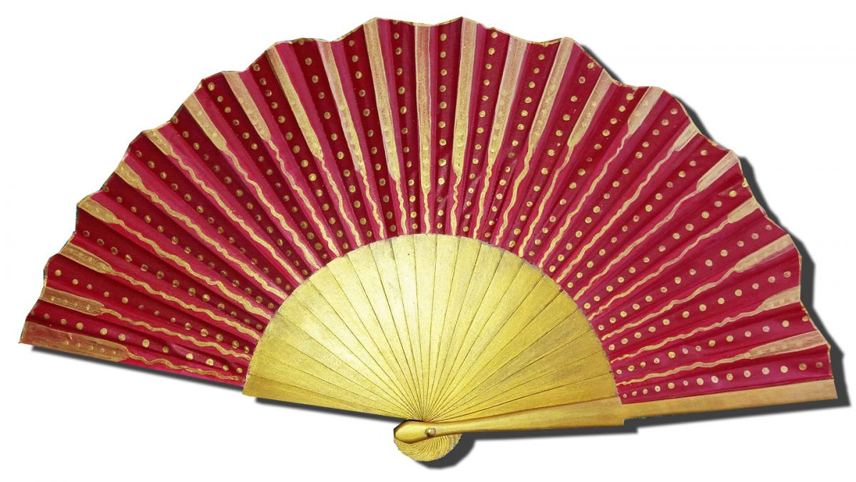 Ventilador de cetim desenhado à mão e pintado à mão "Em vermelho e dourado